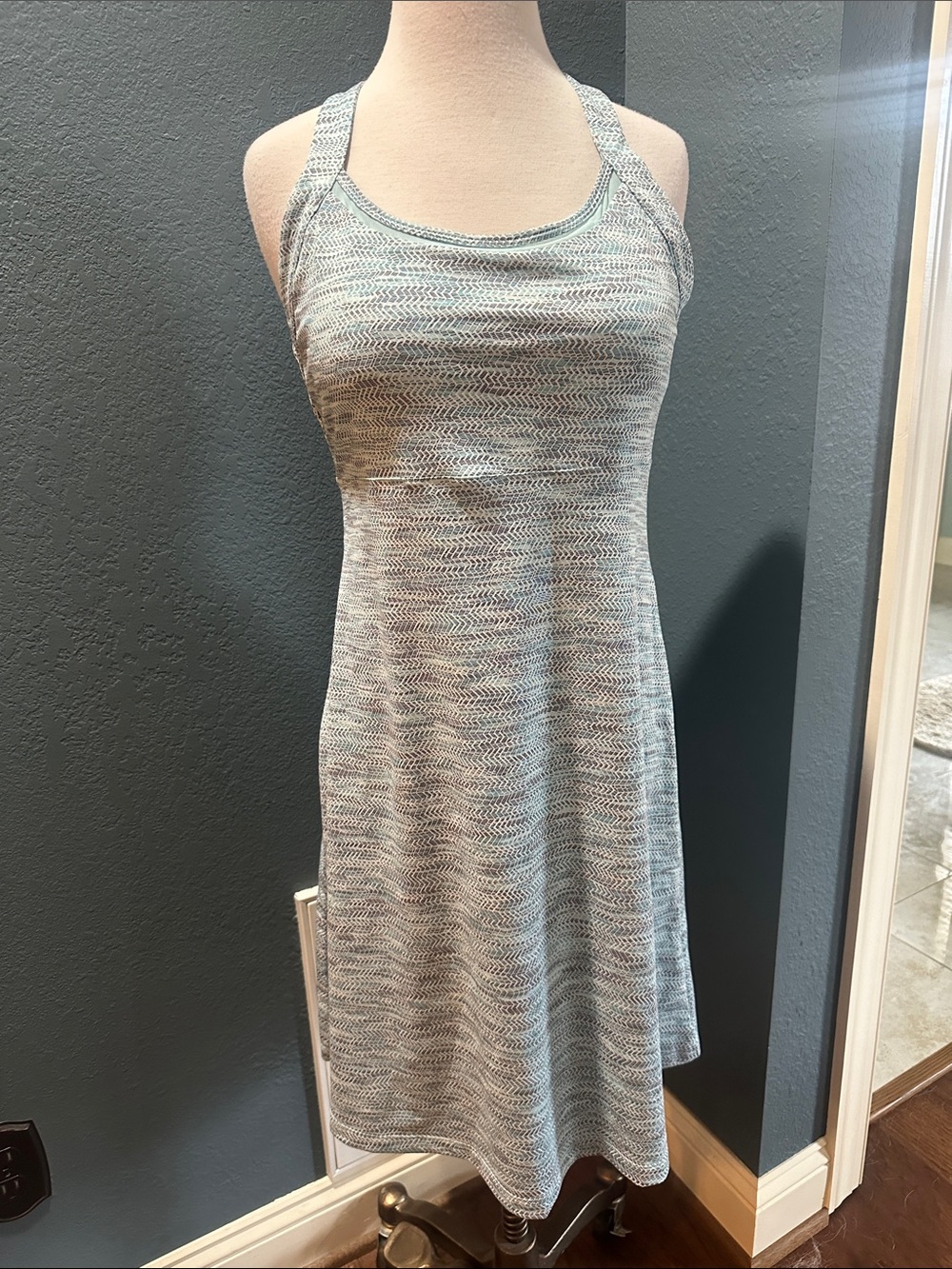 MPG Heathered Light Gray and White Knit Midi Dress